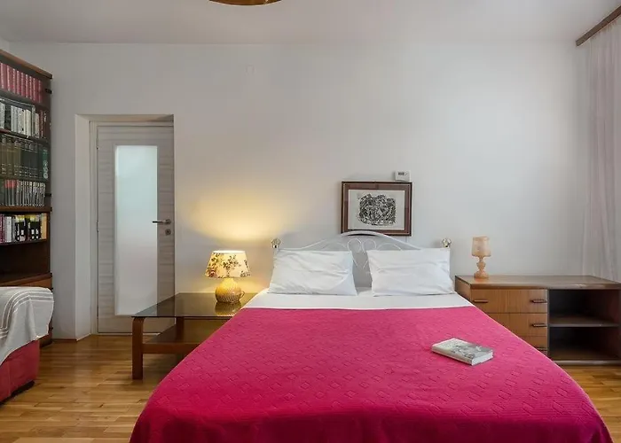 With Parking Space Banjole, - 17097