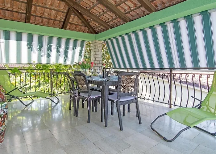 With Parking Space Banjole, - 17097 *